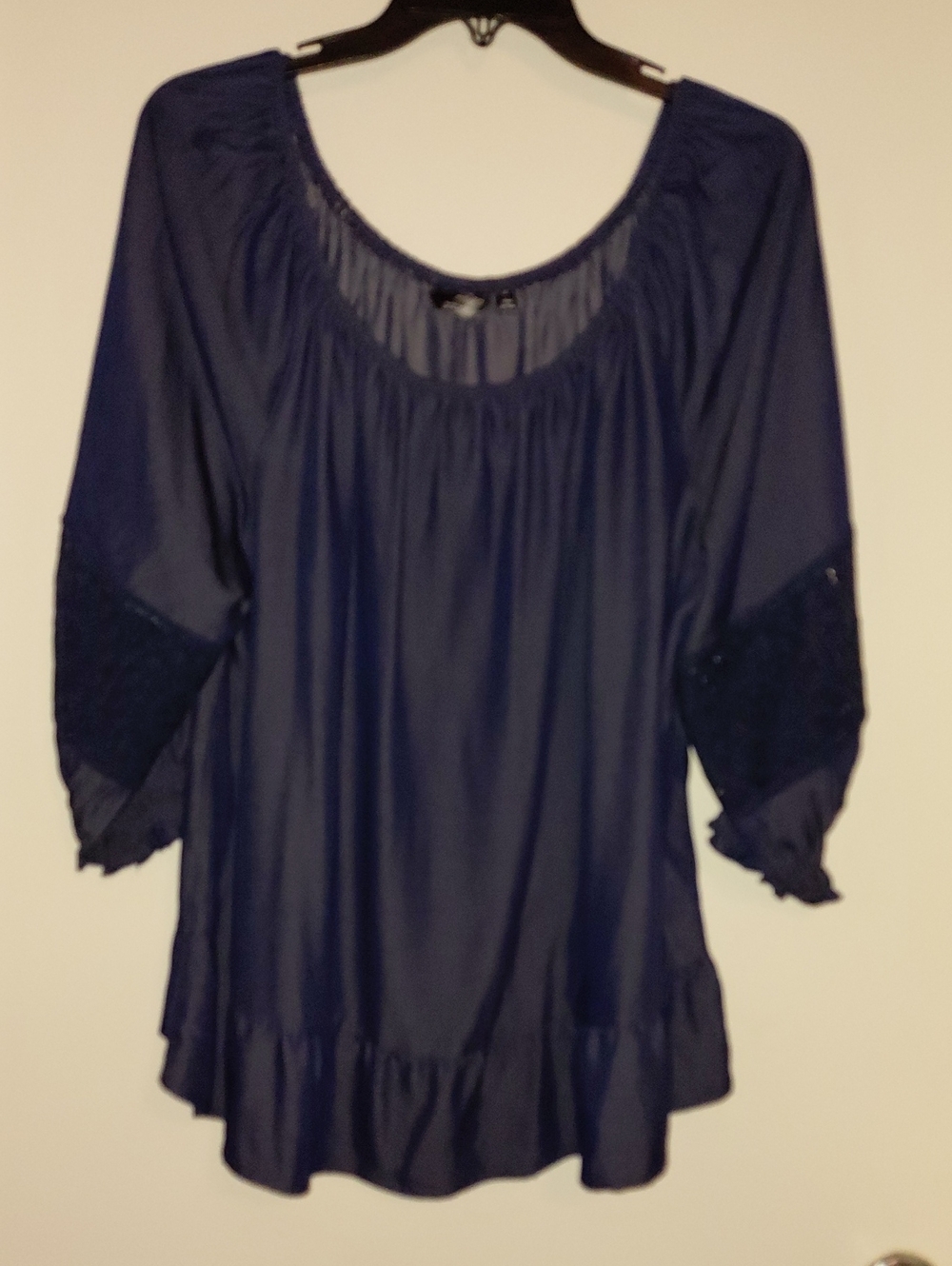 NWOT, Mlle Gabrielle Navy Blue Peasant Blouse with Ruffled Hem. Women's 2X